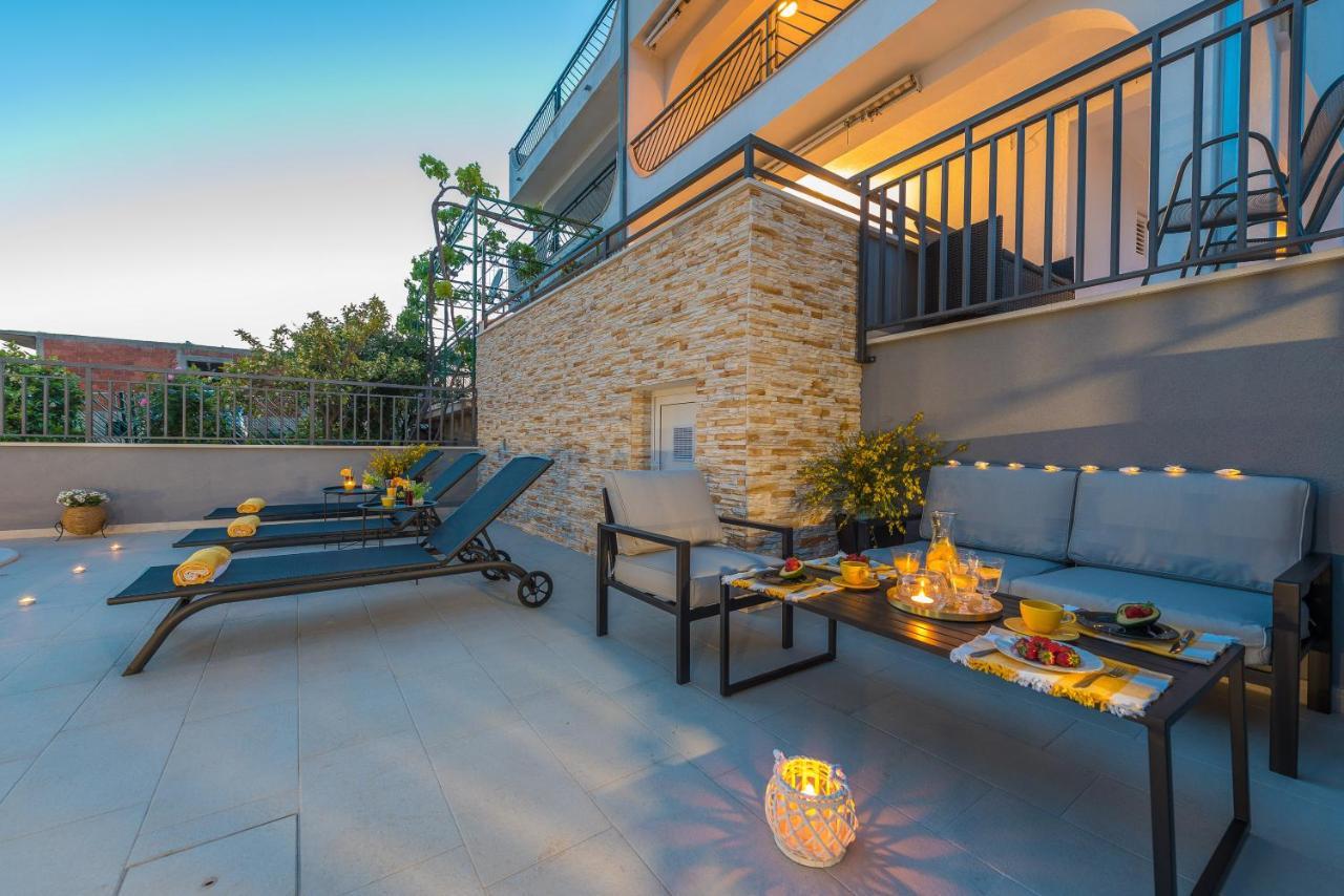 Villa Seaview With Pool - Apartment Cotton Trogir Bagian luar foto