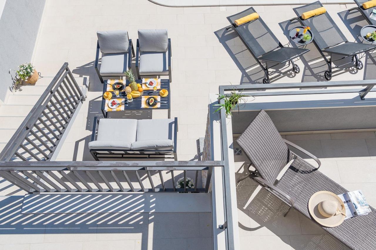 Villa Seaview With Pool - Apartment Cotton Trogir Bagian luar foto